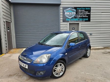 FORD FIESTA 1.6 Ghia 5dr